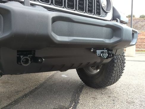 Used 2024 Jeep Wrangler Sport AWD/4WD image 8