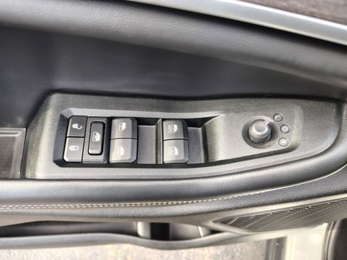 Certified 2024 Jeep Grand Cherokee Limited image 21