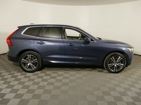 Used 2019 Volvo XC60 T6 Momentum w/ Premium Package image 2