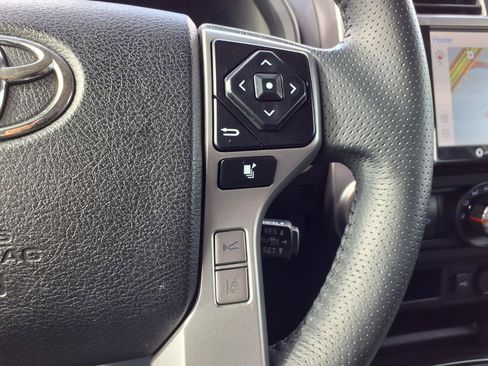 Used 2020 Toyota 4Runner SR5 Premium w/ Moonroof Package RWD image 17