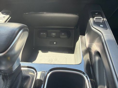 Used 2022 Kia Telluride SX w/ SX Prestige Package AWD/4WD image 23