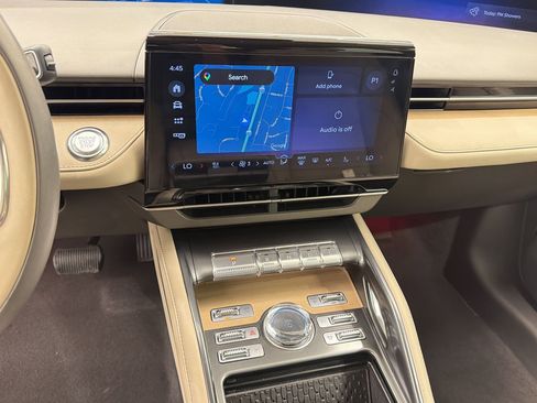 Used 2025 Lincoln Nautilus Reserve AWD/4WD image 25