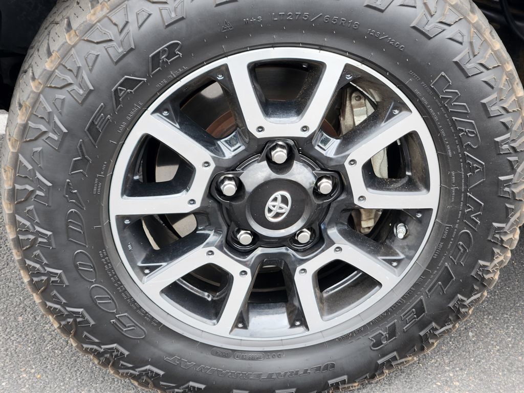 Used 2018 Toyota Tundra SR5 w/ TRD Off Road Package AWD/4WD image 12