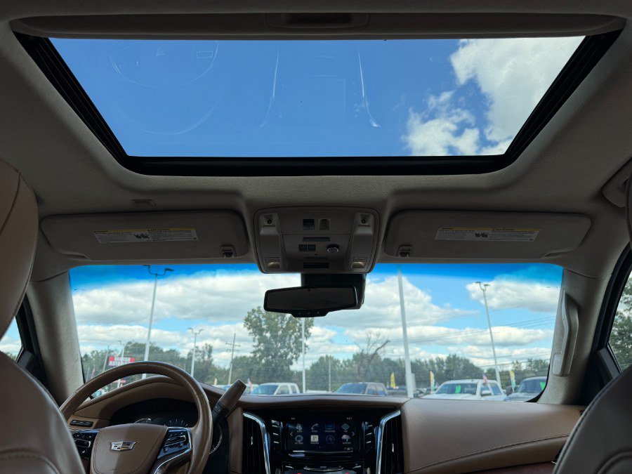 Used 2016 Cadillac Escalade Platinum AWD/4WD image 23