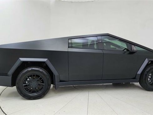 Used 2024 Tesla Cybertruck AWD Crew Cab image 6