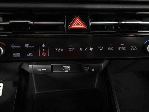 New 2025 Kia Niro EX Touring image 21