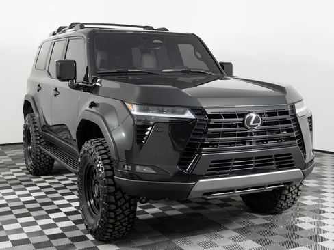 Used 2025 Lexus GX 550 image 11