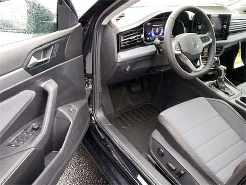 New 2026 Volkswagen Jetta SE image 6