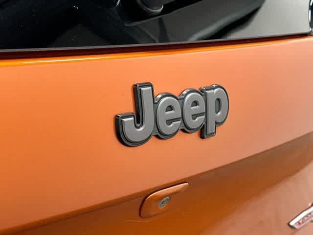 Used 2016 Jeep Cherokee Trailhawk AWD/4WD image 26