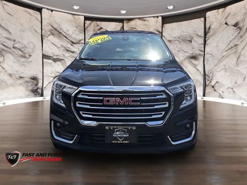 Used 2023 GMC Terrain SLT w/ Infotainment Package II AWD/4WD image 2