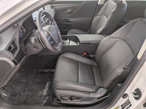 Used 2024 Lexus ES 300h w/ Premium Package image 15