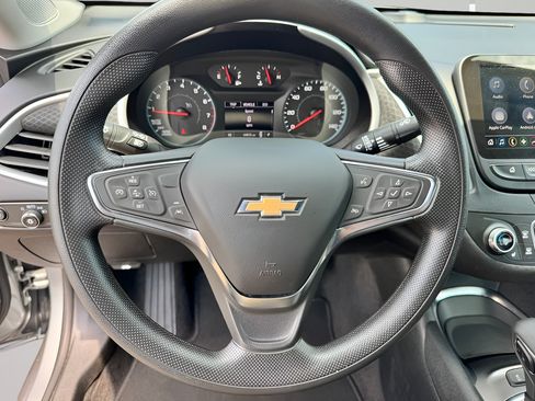 Used 2024 Chevrolet Malibu LT FWD image 11