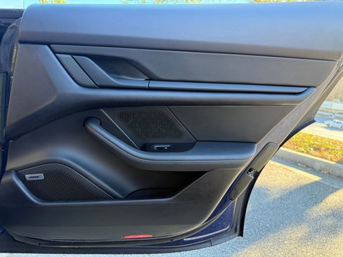 Used 2022 Porsche Taycan image 46