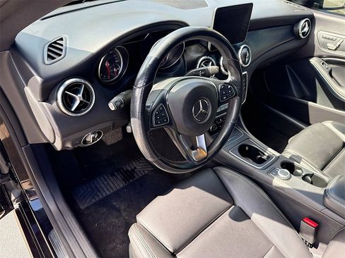 Used 2019 Mercedes-Benz CLA 250 CLA 250 image 10