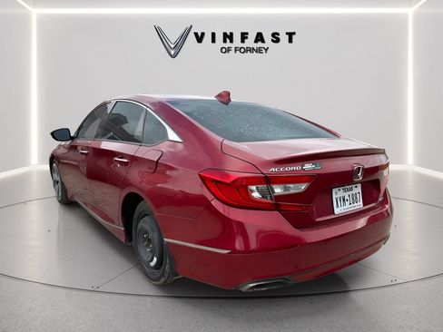 Used 2018 Honda Accord Touring image 2