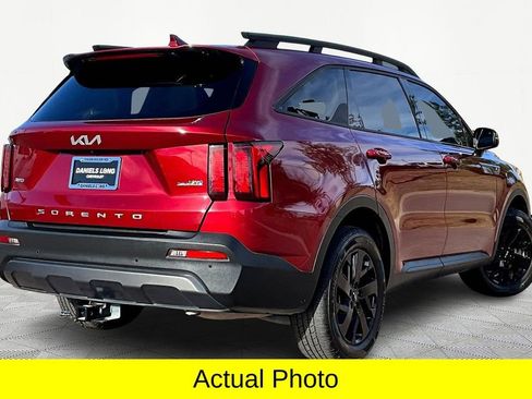 Used 2022 Kia Sorento S w/ Panoramic Sunroof Package image 2