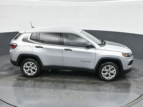 Used 2025 Jeep Compass Sport w/ Mopar Graphics Package AWD/4WD image 30