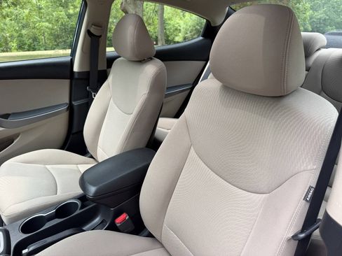 Used 2016 Hyundai Elantra Value Edition FWD image 10