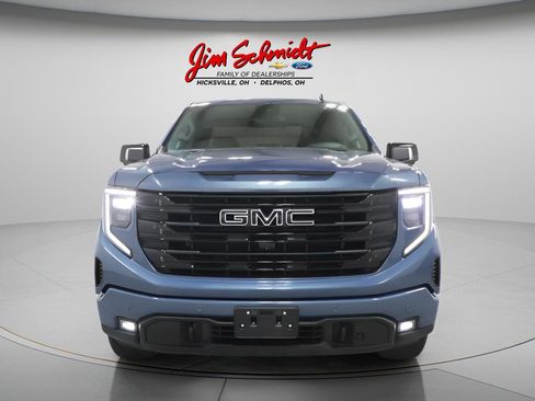 Used 2024 GMC Sierra 1500 Elevation w/ Elevation Premium Package AWD/4WD image 3