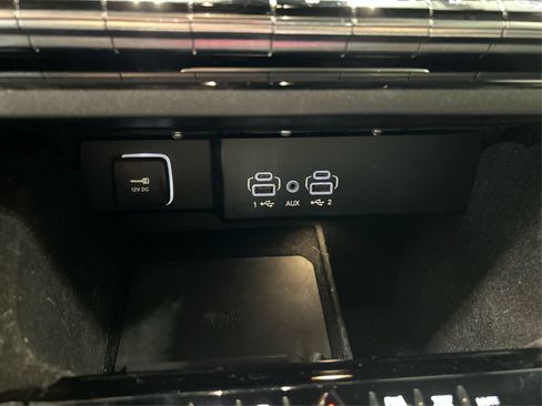 Used 2025 Jeep Wagoneer 4WD image 36