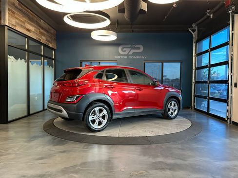 Used 2022 Hyundai Kona SEL FWD image 3