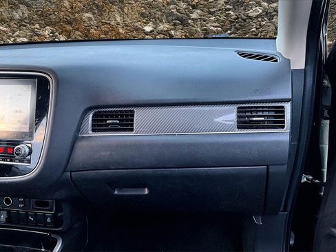 Used 2020 Mitsubishi Outlander SE image 15