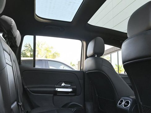 Used 2022 Mercedes-Benz GLB 250 image 16