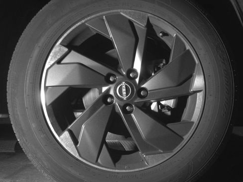 Used 2025 Nissan Rogue SV FWD image 16