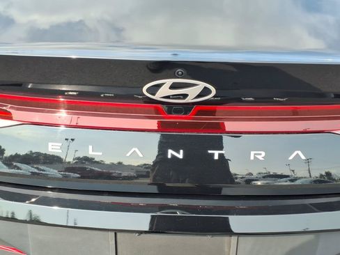 Certified 2024 Hyundai Elantra SEL FWD image 15