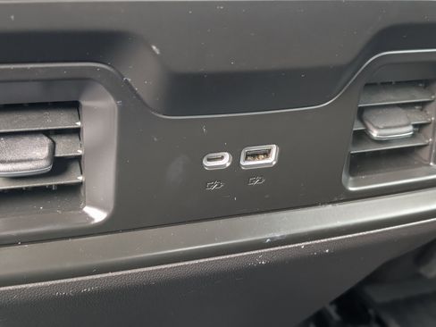 Used 2022 Chevrolet Silverado 1500 LT Trail Boss image 34