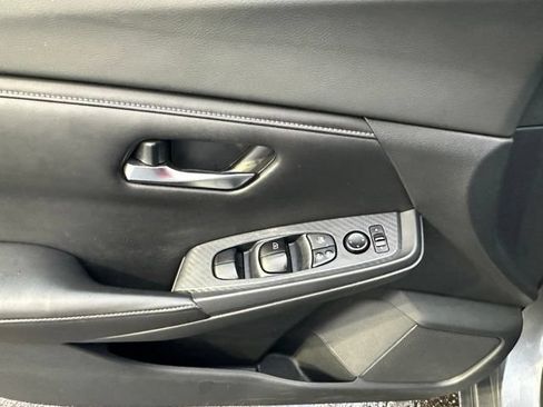 Used 2020 Nissan Sentra SV FWD image 17