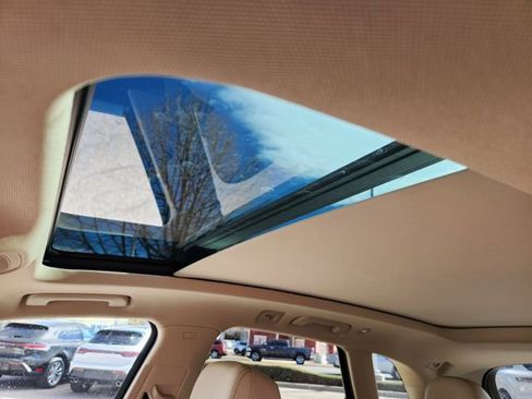 Used 2023 Audi Q5 2.0T Premium w/ Convenience Package image 23