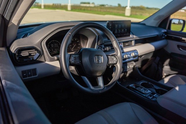 Used 2025 Honda Pilot EX-L image 13