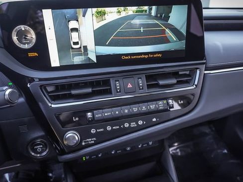 Certified 2025 Lexus ES 300h w/ Luxury Package FWD image 15