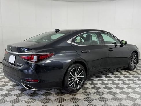 Used 2022 Lexus ES 350 w/ Premium Package FWD image 4