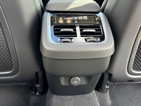 New 2026 Volvo XC60 B5 Ultra AWD/4WD image 14