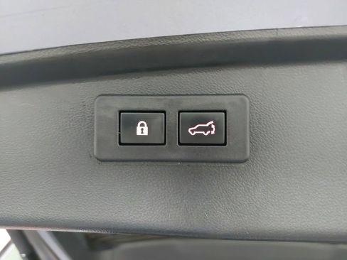 Used 2025 Subaru Outback Premium image 13