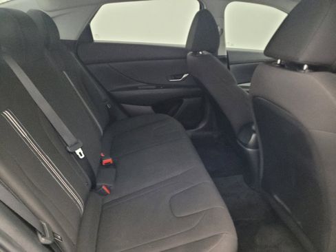 Used 2022 Hyundai Elantra SEL FWD image 19