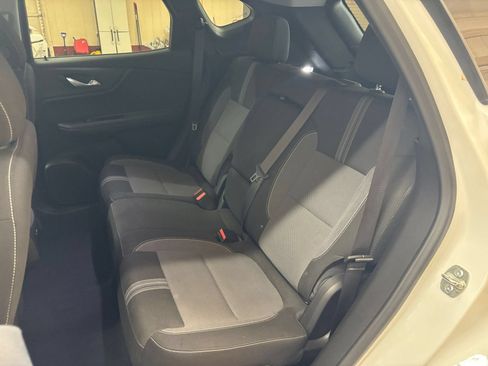 Used 2025 Chevrolet Blazer LT FWD image 39