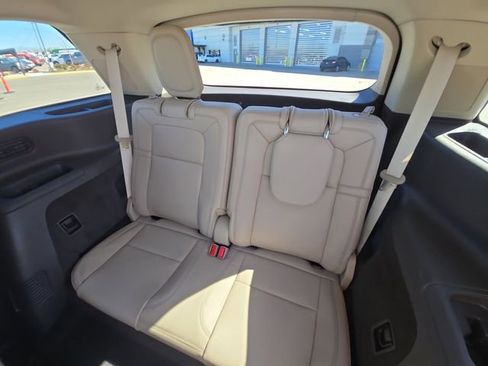 Used 2020 Lincoln Aviator Reserve w/ Equipment Group 202A image 6