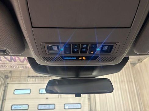 Used 2022 Ford Explorer XLT w/ Equipment Group 202A AWD/4WD image 22