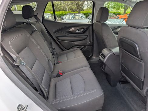 Used 2024 GMC Terrain SLE image 12