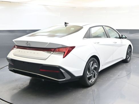 Certified 2025 Hyundai Elantra SEL w/ Cargo Package image 5