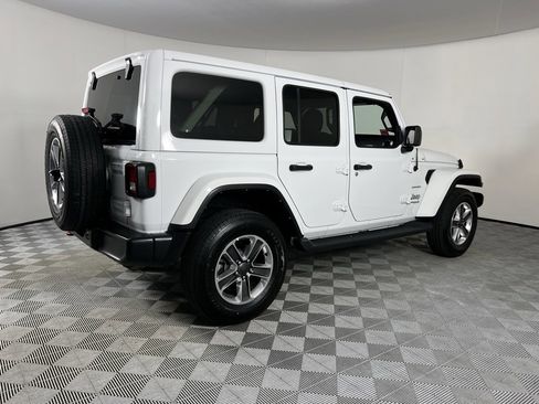 Used 2022 Jeep Wrangler Unlimited Sahara image 5