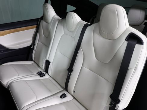 Used 2019 Tesla Model X Performance image 11