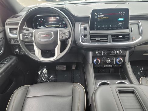 Used 2023 GMC Yukon XL SLT AWD/4WD image 18