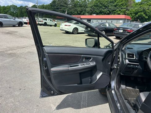 Used 2017 Subaru Crosstrek 2.0i Premium AWD/4WD image 15