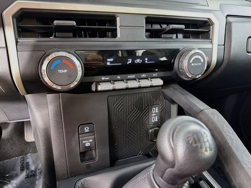 Used 2024 Toyota Tacoma SR AWD/4WD image 20