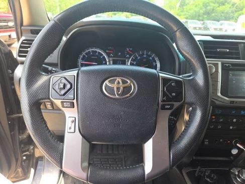 Used 2018 Toyota 4Runner Limited AWD/4WD image 8
