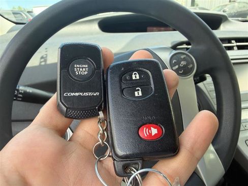 Used 2015 Toyota Prius Two image 24